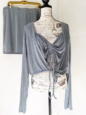 Like new Women’s Light Gray ribbed drawstring crop top/ jacket / skirt set